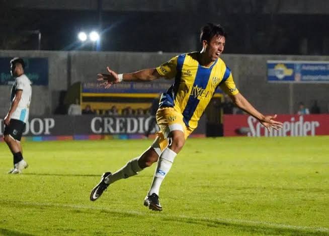 Hablamos con el futbolista Eugenio Olivera.